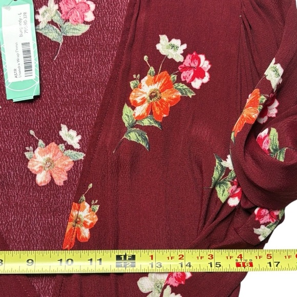 NWT ASTR The Label Lisandra Wrap Dress Size L Burgundy Floral Stitch Fix Midi - Picture 7 of 11